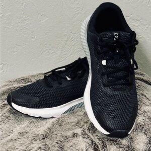 Under Armour Men's Charged Rogue 3 Running Shoe used good condition